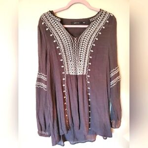 Arc & Co. Embroidered grey shirt